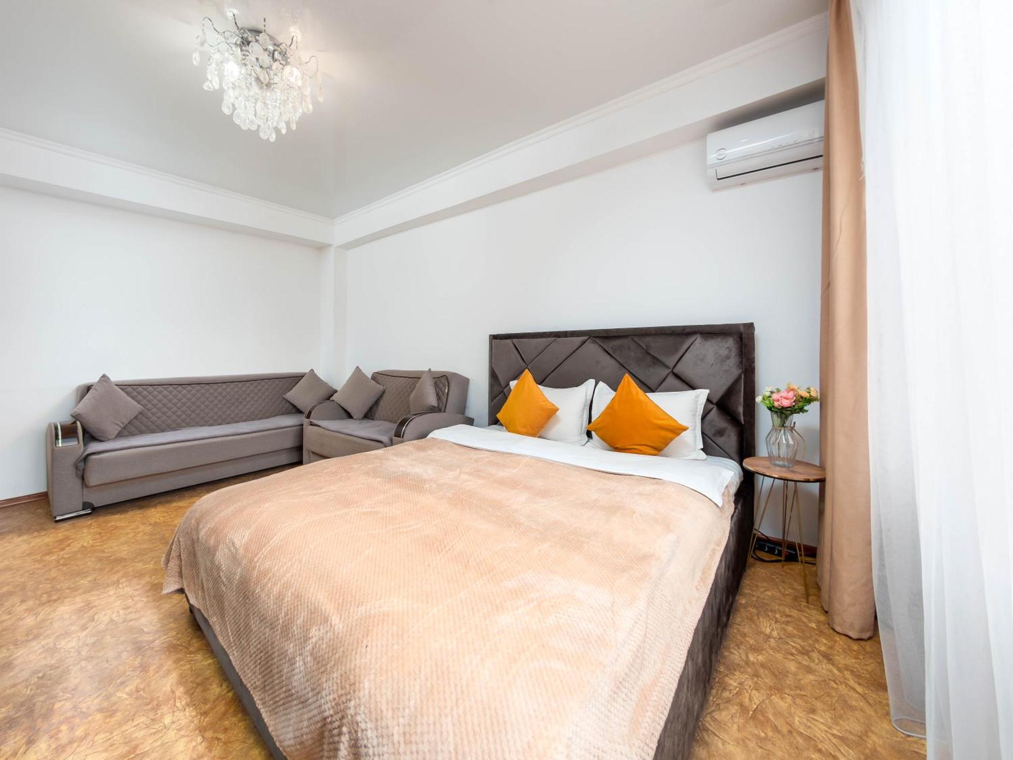 Apartment оn Makatayeva 5 b Алматы Экстерьер фото